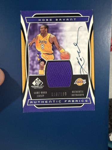 2003-04 Kobe Bryant SP Game Used Authentic Fabrics Patch Auto 19/100