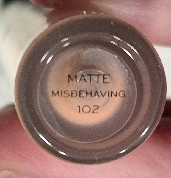 MAKEUP REVOLUTION MATTE LIP Liquid Matte Lipstick in MISBEHAVING- NEW - Image 3 of 3