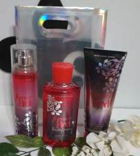 Bath Body Works Forever Red Vanilla Rum 3 pc Body Care gift bag