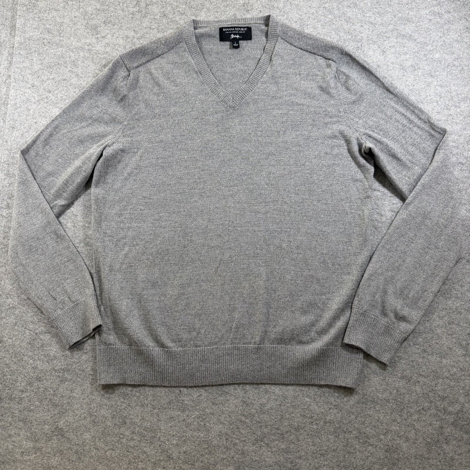 Banana Republic Merino Wool Sweater Mens L Light Gray V Neck Soft Knit Preppy