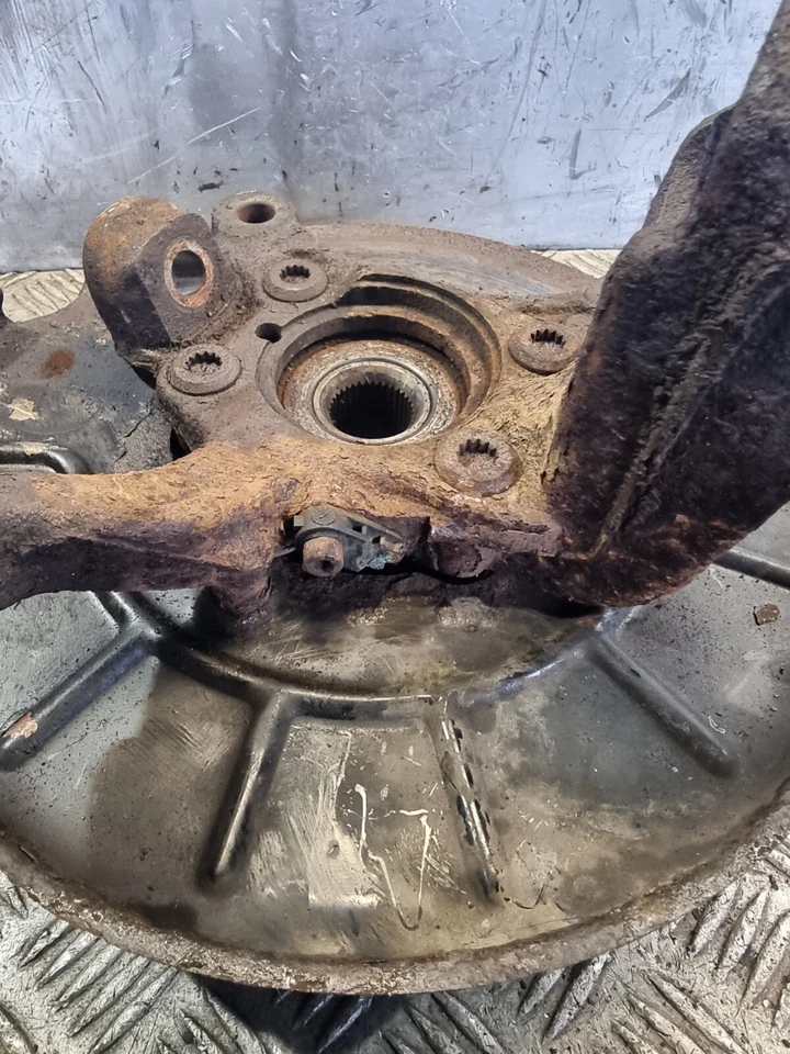 VOLKSWAGEN CADDY C20+ BUJE NUDILLO DELANTERO DERECHO 2,0 L HOMBRE DSL PANEL FURGONETA 2009 Foto 4 de 4