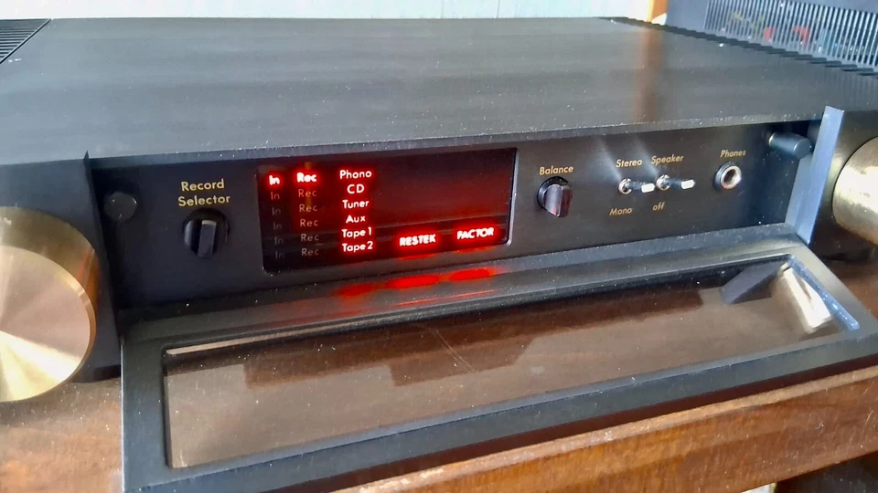 Restek Factor integrated Stereo Amp + Power Supply - Bild 4 von 4