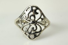 Beautiful 925 Sterling Silver Size 7.75 Filigree Ring 2.1 Grams RIN5643