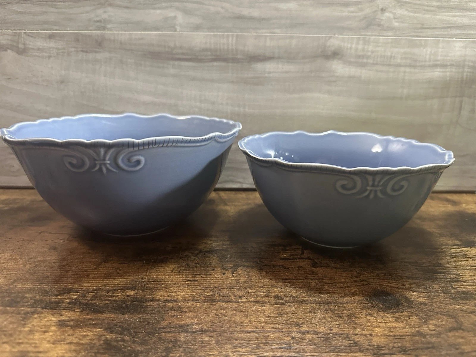 Home Trends Blue Scalloped Mixing Bowls Set of 2 Embossed Nesting