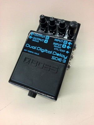 Boss SDE3 Stereo Delay Pedal für Gitarre Gebraucht Top Zustand Bereit