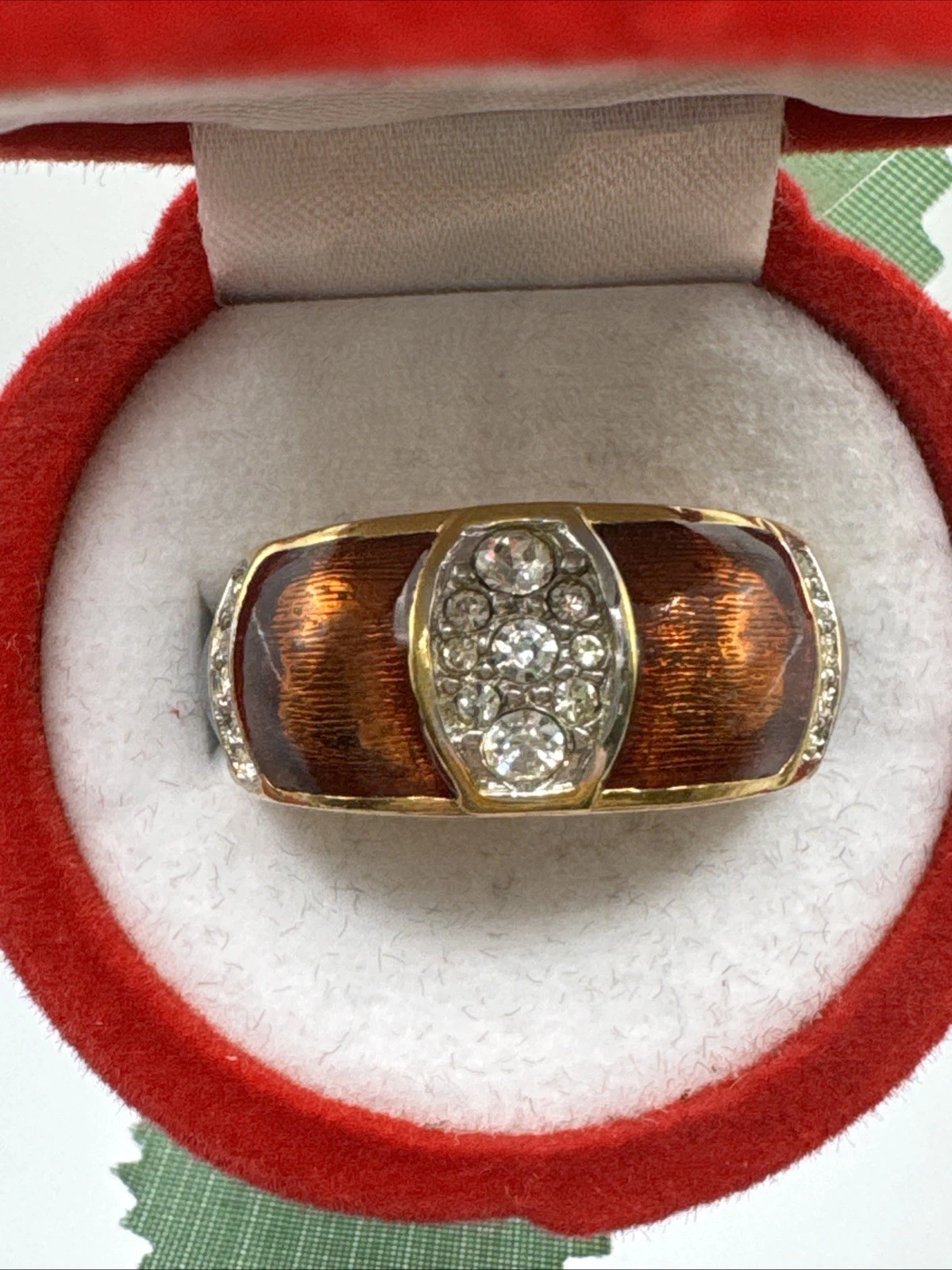 Bague vintage fantaisie avec strass. Taille 55.