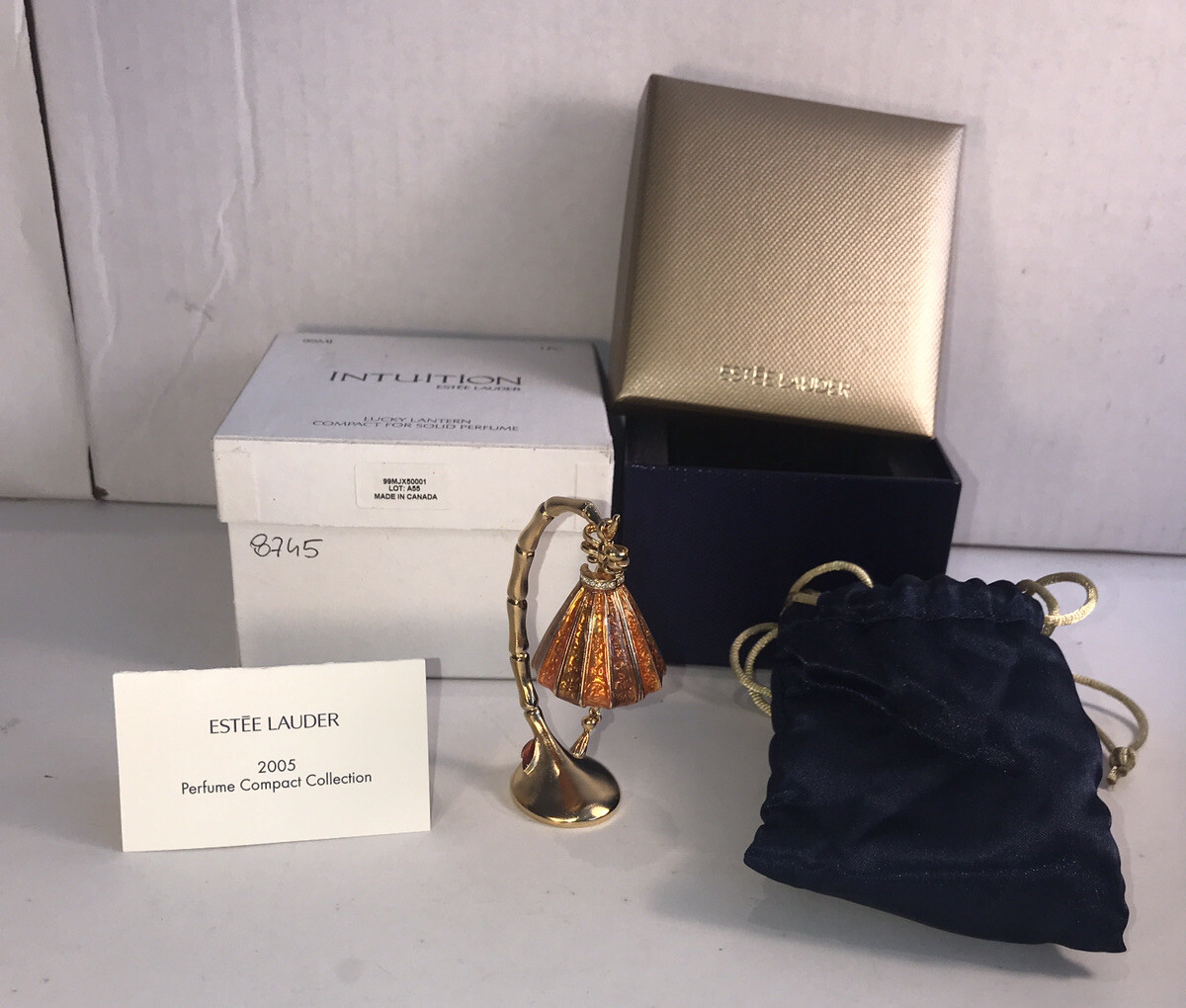 希少・美品ESTEE LAUDER2005 インテュイション ラッキーランタン 2005 Estee Lauder Lucky Lantern Compact Intuition Solid Perfume