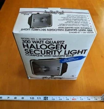 New In Box Designers Edge 300 Watt HALOGEN SECURITY LIGHT Quartz Bulb L30 Bronze
