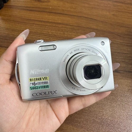 Nikon COOLPIX S3300 Digital Camera 1080pHD Video Recording Built-in Flash Silver - Picture 6 of 6