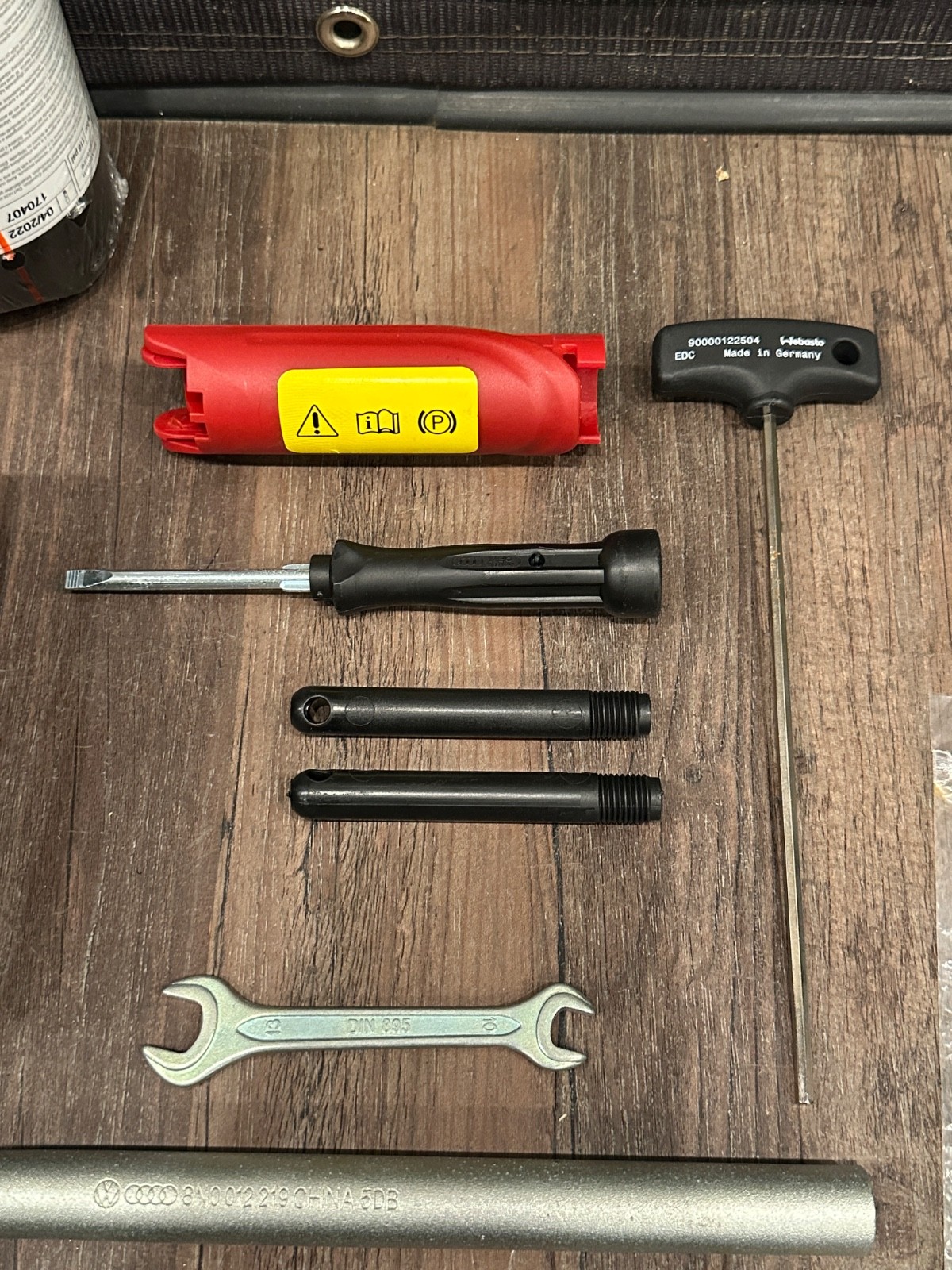 2017 AUDI R8 EMERGENCY SPARE TIRE TOOL KIT OEM
