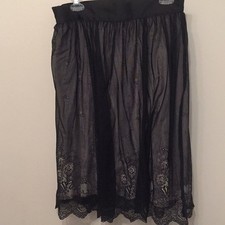 Beautiful midi lace skirt with neutral color lining size M