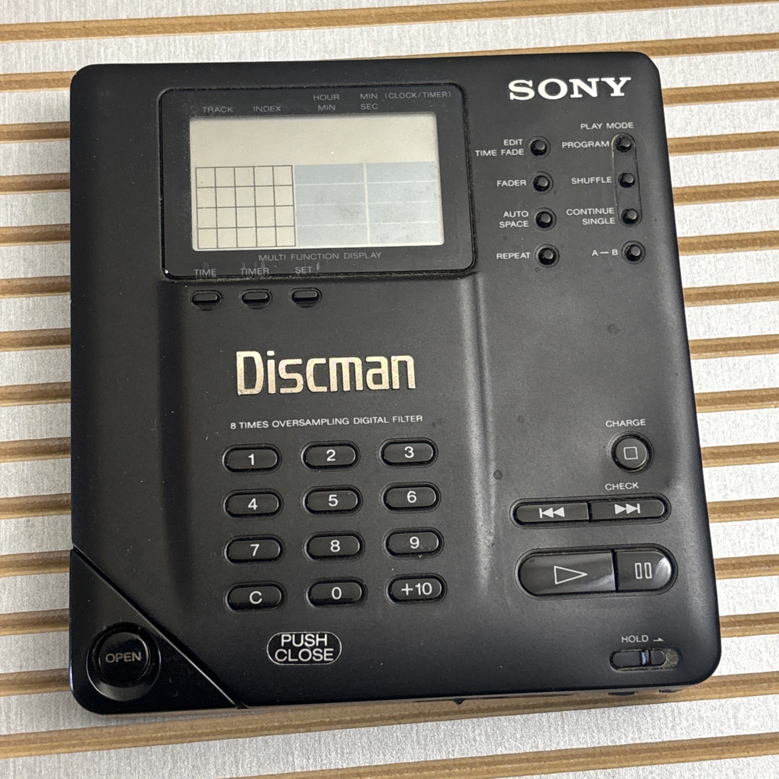 Sony Discman D-350 Compact Disc Player CD Portable Displays Hard Case 1991