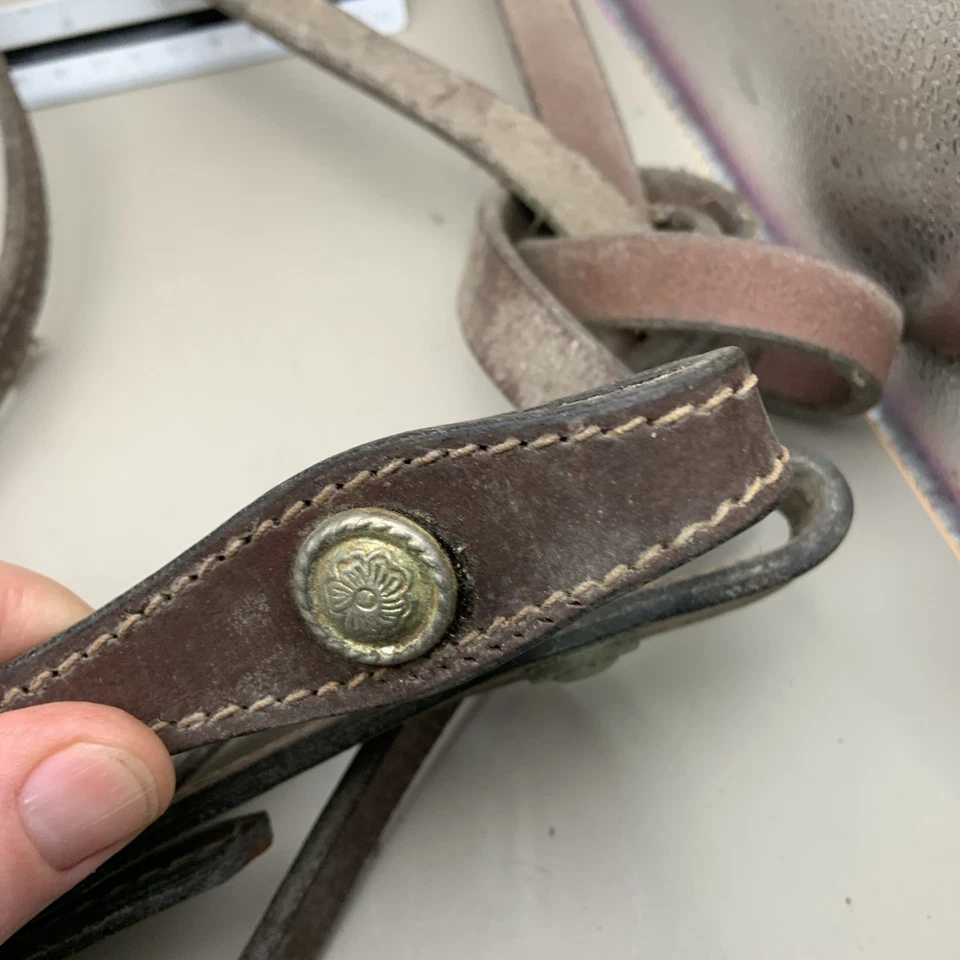 Brida de caballo vintage de cuero marrón - decoración de granja Foto 4 de 4