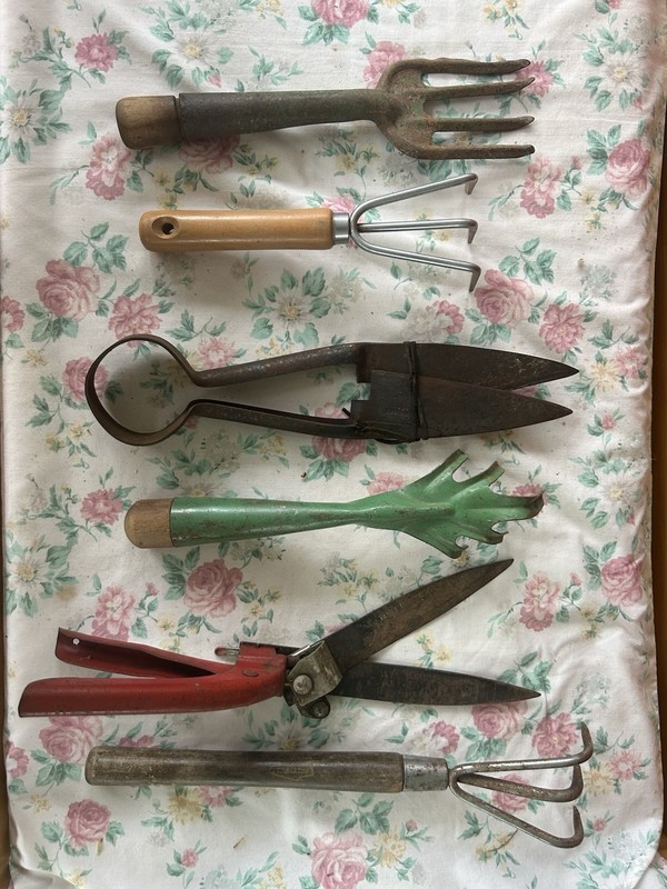 Lot Of Vintage Garden Hand Tools