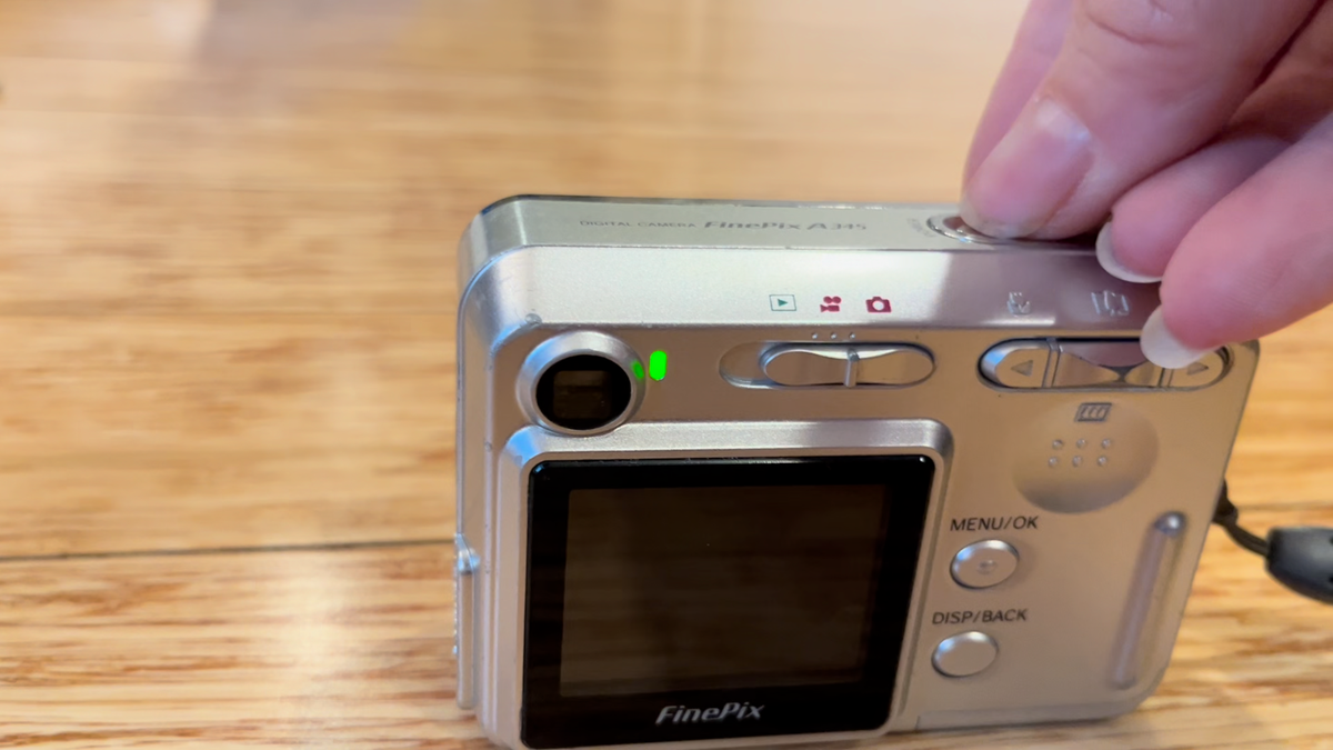 Fujifilm FinePix A345 4.1MP Digital Camera CCD Silver Tested Works