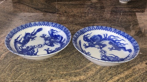 SELTEN Antik Ein Paar blau & weiß handbemalt japanische Drachen Suppenschüsseln 6,25 x 1,5" - Bild 1 von 5