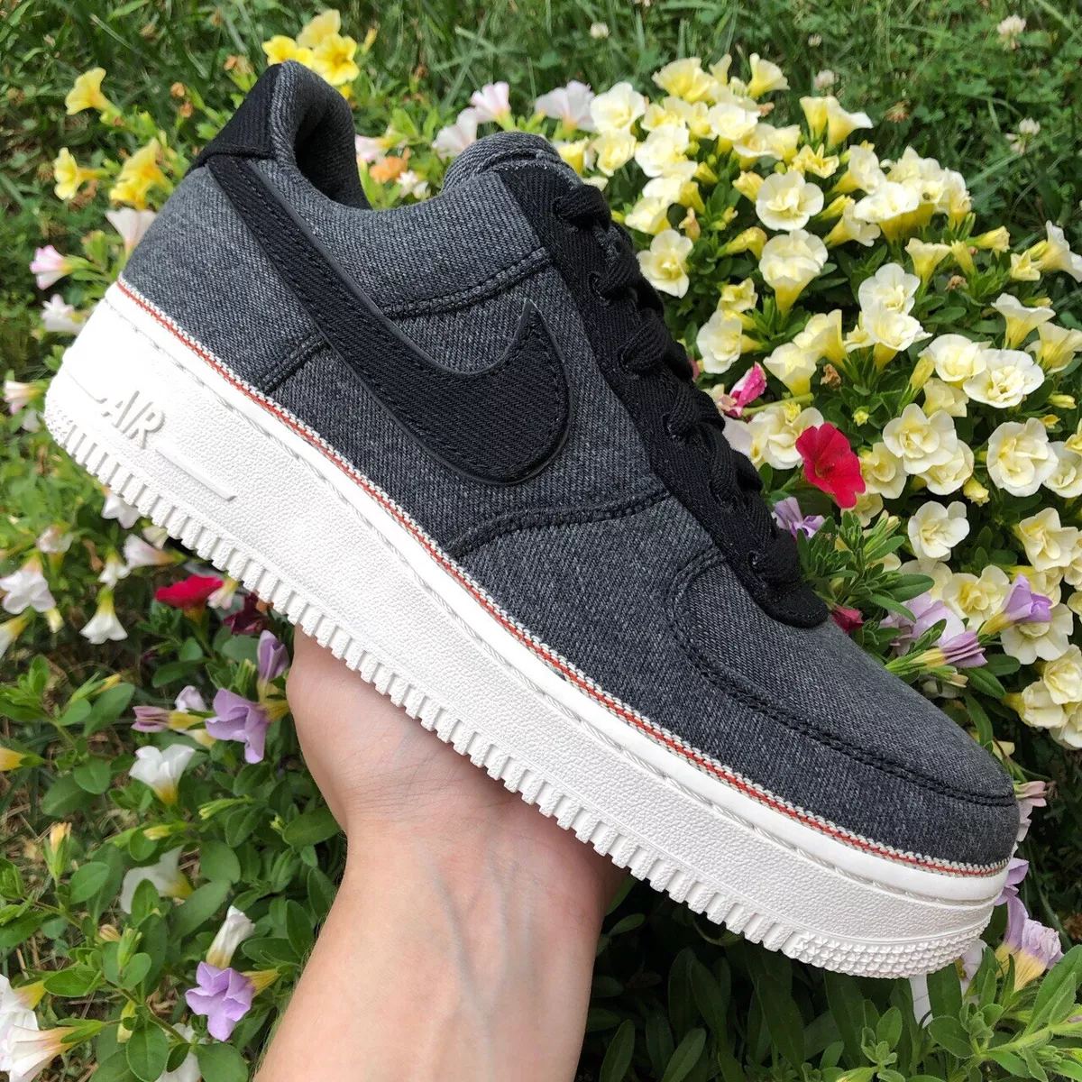 Nike Air Force 1'07 sneakers in black suede