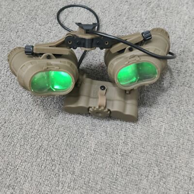Luminous version GPNVG 18 Night Vision Goggles Flipable Dummy