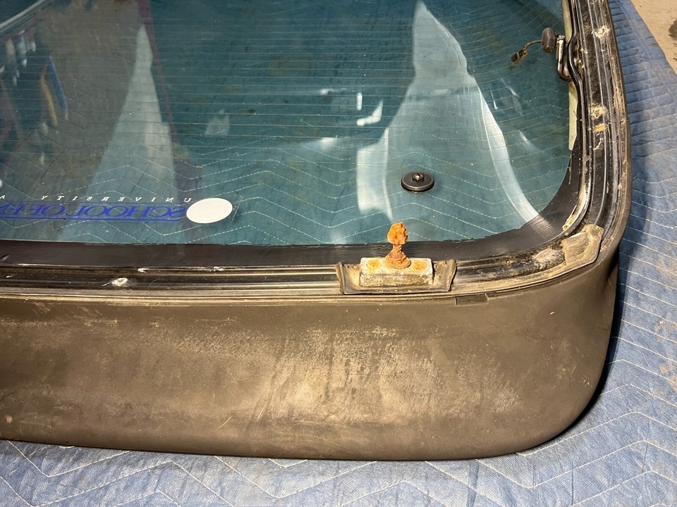 1983-1985 Porsche 944 Rear Hatch Windshield Window Glass Assembly OEM ...