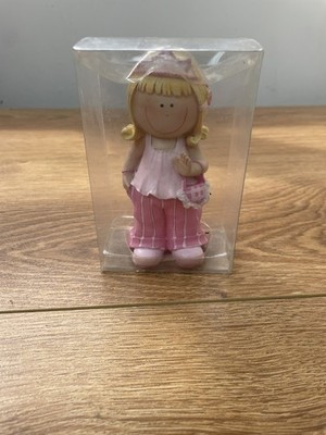 Vintage 90 s Style Junge Mädchen Figur mit baumelnden Beinen Ornament Dekoration