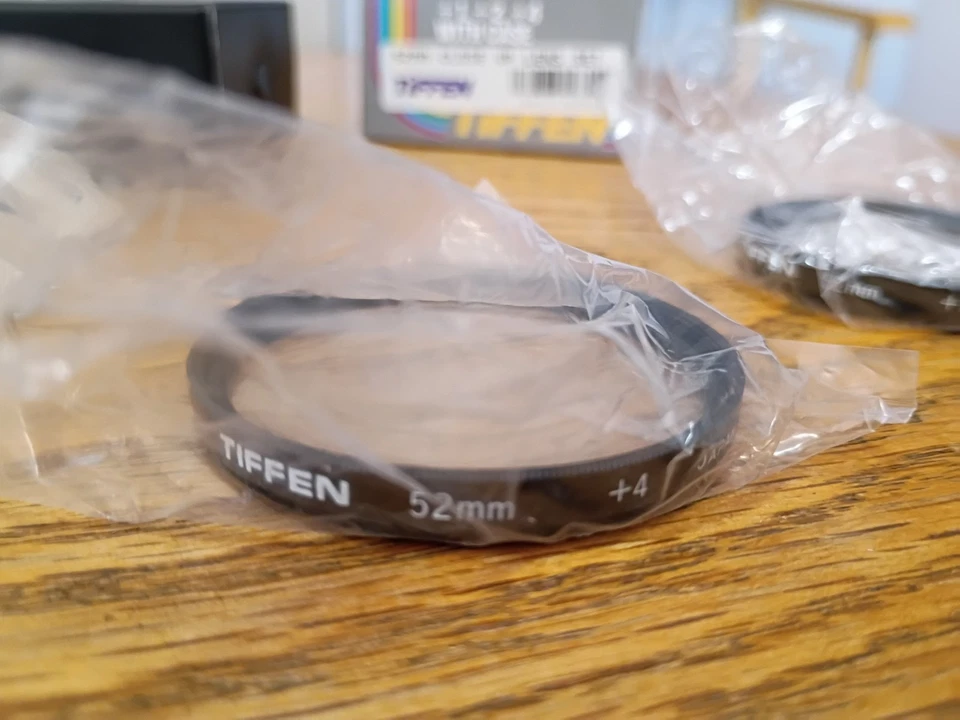 New Tiffen 52mm Close-up Lens Set - Decrease Minimum Focus Distance +1, +2 & +4 - Image 3 of 4