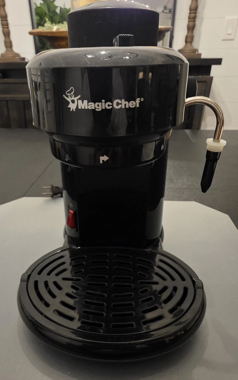 Magic Chef Espresso Machine 94155 KA941 Steam Frother Cappuccino Maker