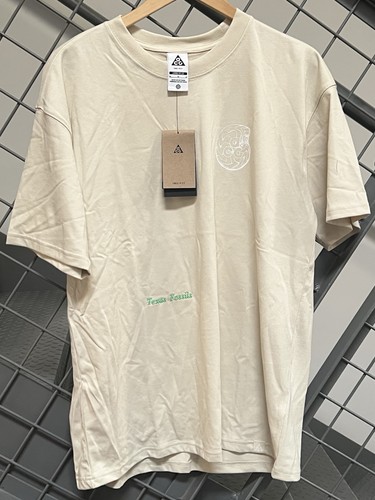 Nike ACG Dri-FIT Loose Fit Texas Fossils Graphic T-Shirt Mens M Beige HV1296-229