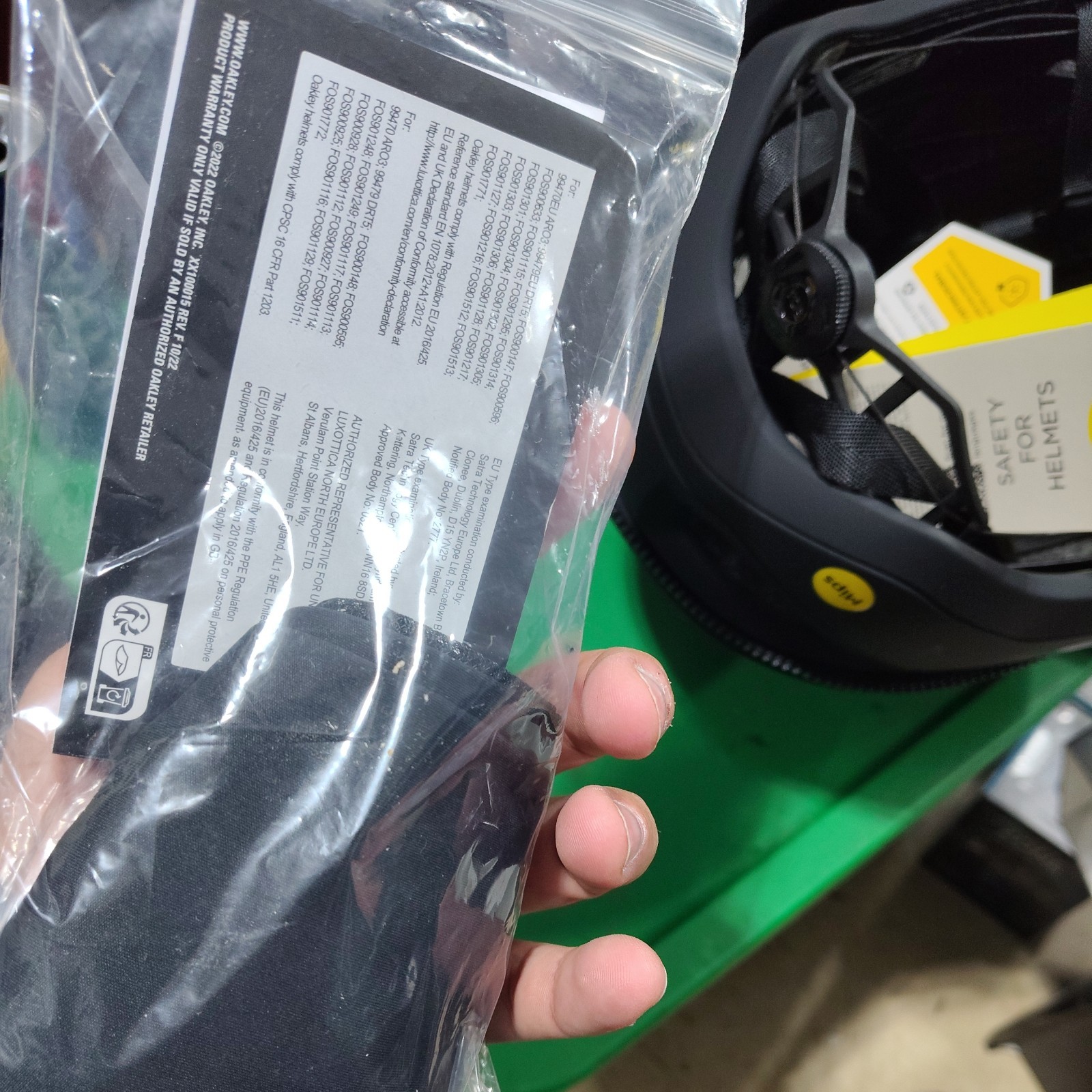 Oakley Aro7 LITE MIPS Road Cycling Bike Helmet Matte black Sz Small NEW IN BOX