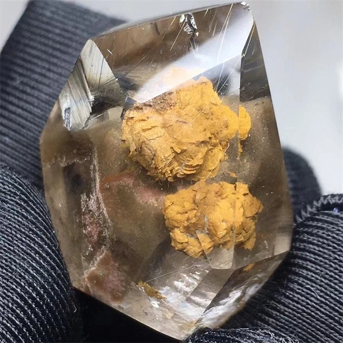 2.7cm Natural Clear Quartz with Ghost Mountain, Yellow Blooms & Silver Rutile-8 - Image 3 of 4