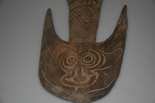 Sepik PNG FOOD HOOK WOODEN CARVED FIGURE Oceania Art - Picture 8 of 8