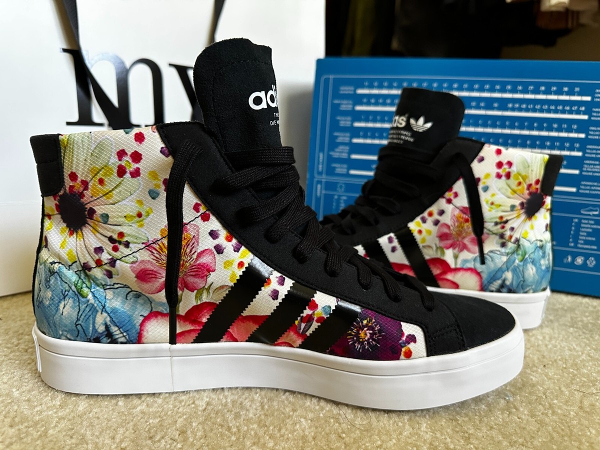 ULTRA RARE/ONLY ONE/COLLECTORS ITEM** Adidas CourtVantage S78854