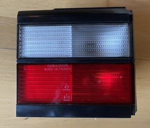 VW Passat 35i Variant Heckleuchte Rückleuchte Rücklicht links innen 333945107