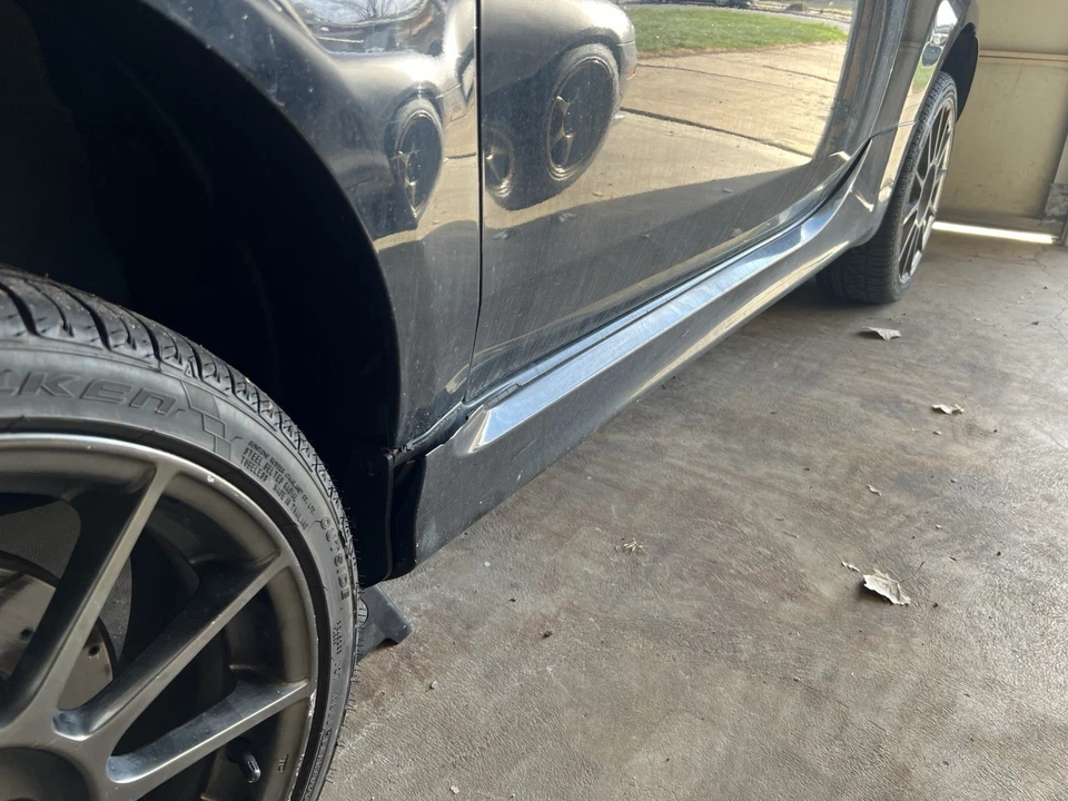 Faldones laterales Fiat 500 Abarth negros 08-19 basculante usado turbo deportivo Foto 2 de 4