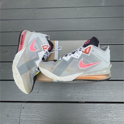 Nike LeBron XVIII Low Space Jam Bugs x Marvin Gray Black Pink Sneaker CV7562-005