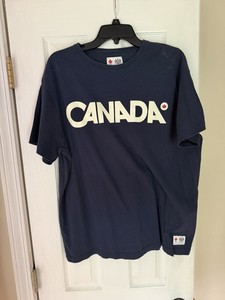 Hudson's Bay Co. Men's XL/TG T-Shirt Navy Canada Olympics Graphic Logo Tee