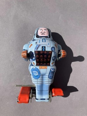 VINTAGE REPRO NOGUCHI BLECHROBOTER USA NASA ASTRONAUT Aufziehspielzeug VERPACKT FUNKTIONIERT ohne Schlüssel