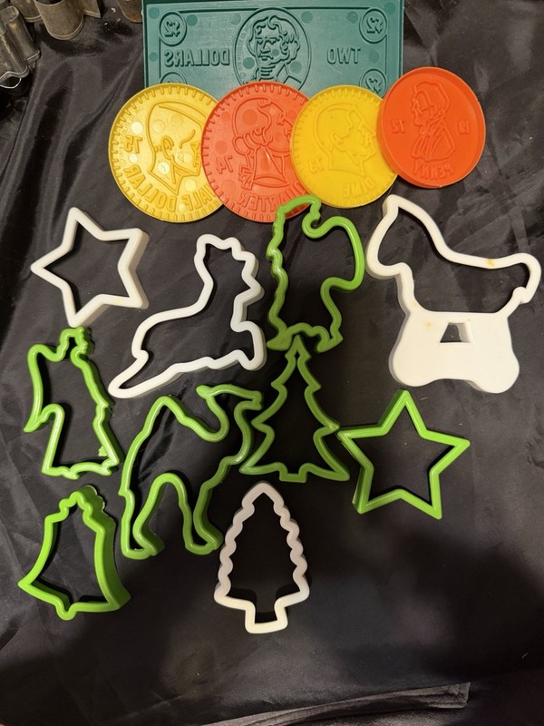 Cookie Cutter Lot Of 15 Plastic,  Varius Shapes