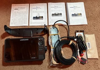 Lowrance HDS 9 LIVE Fishfinder/Chartplotter with 3 in 1 Transducer