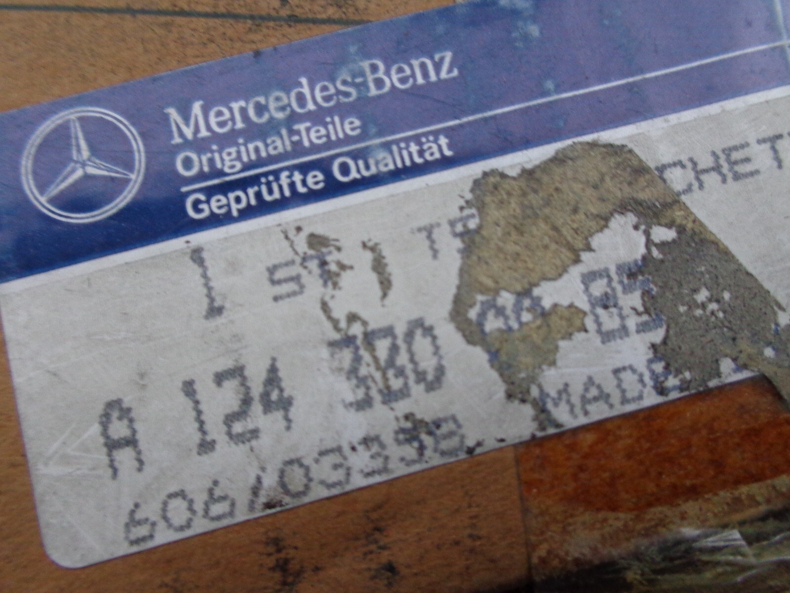 Mercedes Benz W124 4 MATIC front axle shaft outside boot 260E 300D