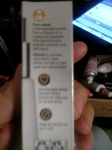Neutrogena Rapid Tone Repair Retinol + Vitamin C Dark Spot Corrector 1oz SALE ๐ฅ - Picture 4 of 11