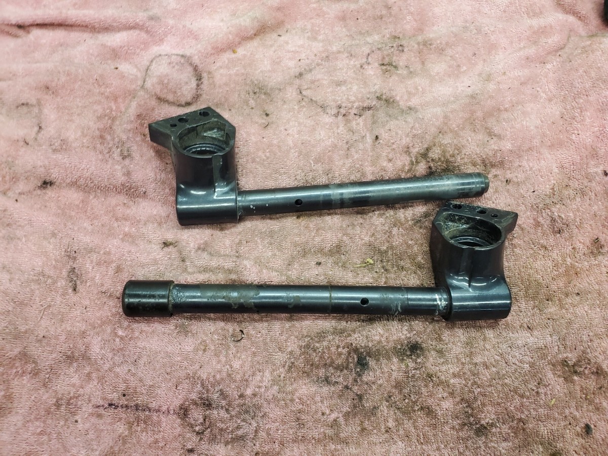 クリック式のクリップです。 1998 Kawasaki ZX600 E ZX 600 RIGHT & LEFT HANDLEBAR CLIP ON