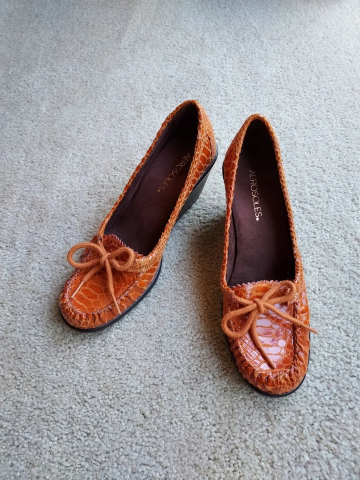 Aerosoles Cuñas Naranja, Mujer Talla 7.5, Charol Brillante Foto 2 de 4