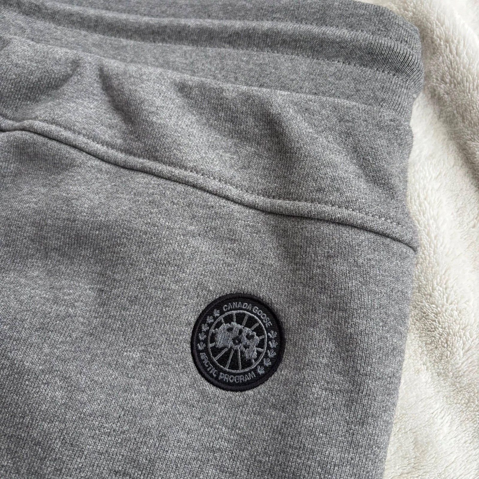 Canada Goose Tobermory Heavyweight Stone Grey Sweatpants - Sm - New - Authentic thumbnail 5