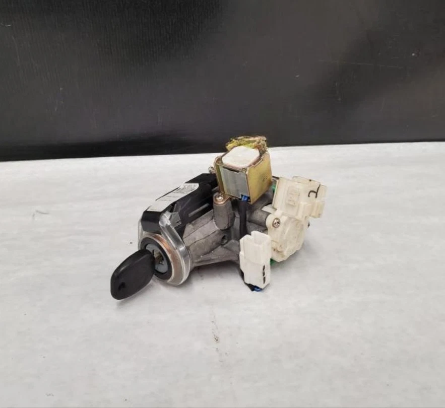 2004-2006 Scion XB Ignition Switch Cylinder Lock With key Assembly Oem Foto 2 de 4