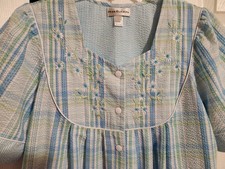 MISS ELAINE LONG ROBE SNAP, POCKETS EMBROIDERY,BLUE PLAID EMBROIDERY.SEERSUCKER.
