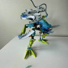 LEGO BIONICLE Nocturn 8935 Complete set with 4 bonus blue/green squid Barraki