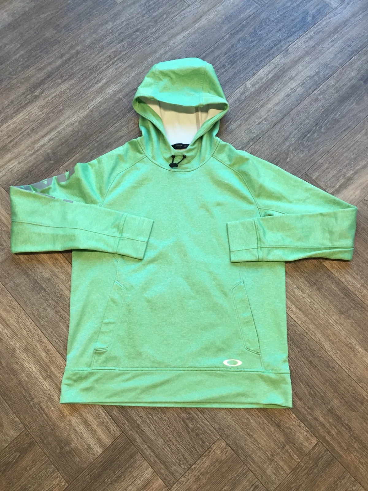 Oakley Mint Green Hoodie Women Medium Pullover Sportswear Activewear Athleisure