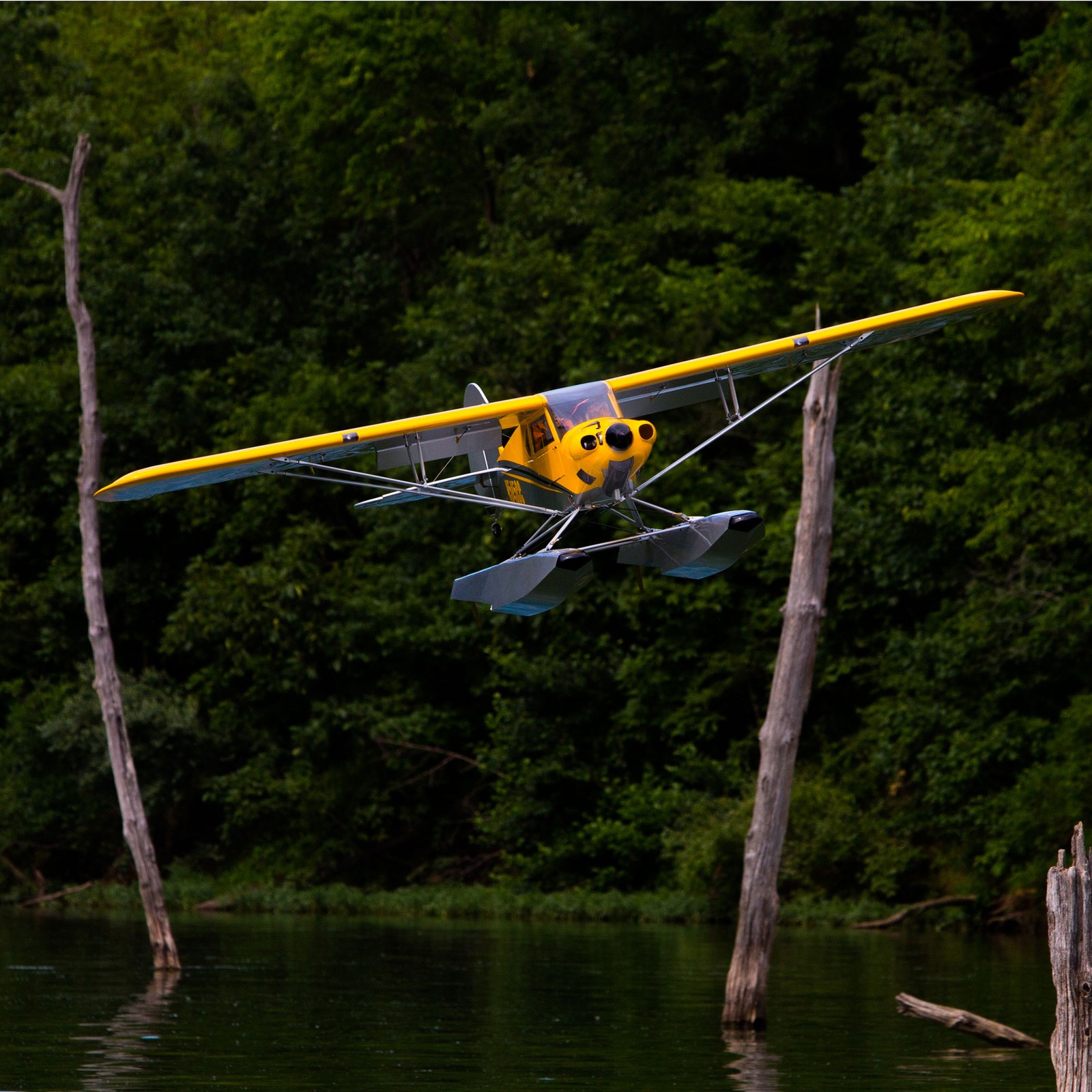 Hangar 9 Carbon Cub 15cc ARF HAN5065 Airplanes ARF Giant