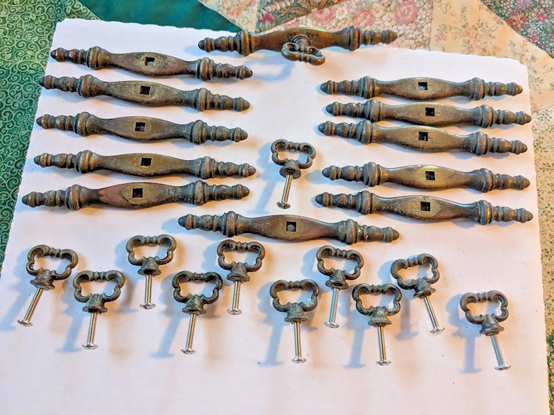 Vintage Set 12 Colonnade Antique English 5 5/8" Cabinet key Knob Backplates 1970