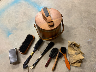 Kiwi Vintage Wood Shoe Shine Kit Brown Box w/ Brushes Cloth Polish/Cream Tins